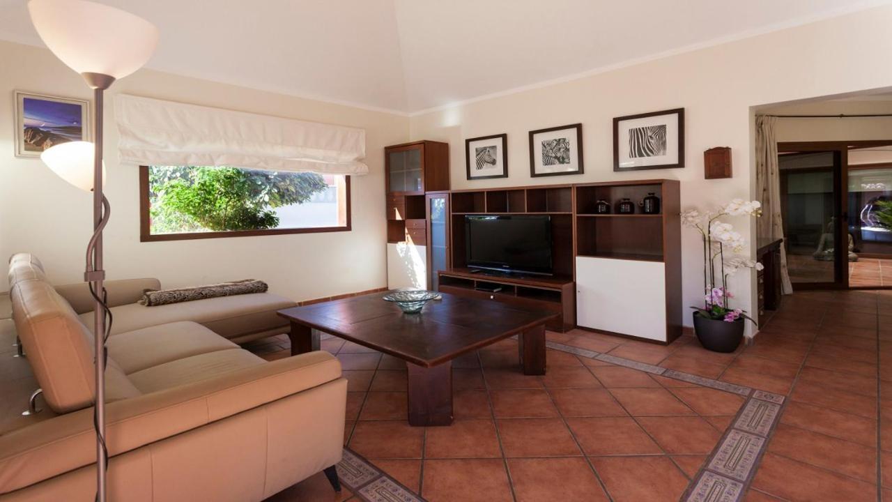 Mx Villa *