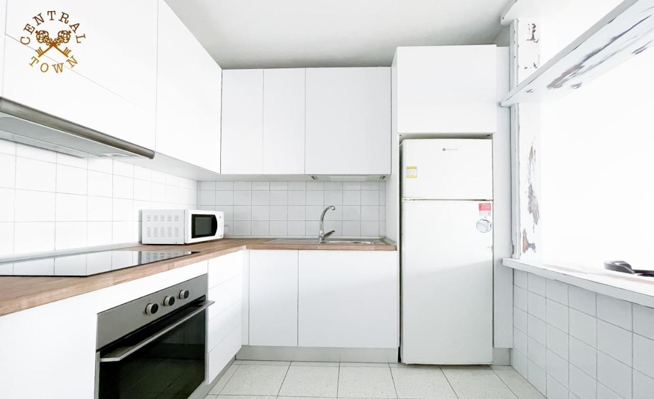 Central Town Family House By Rentalfue Apartment