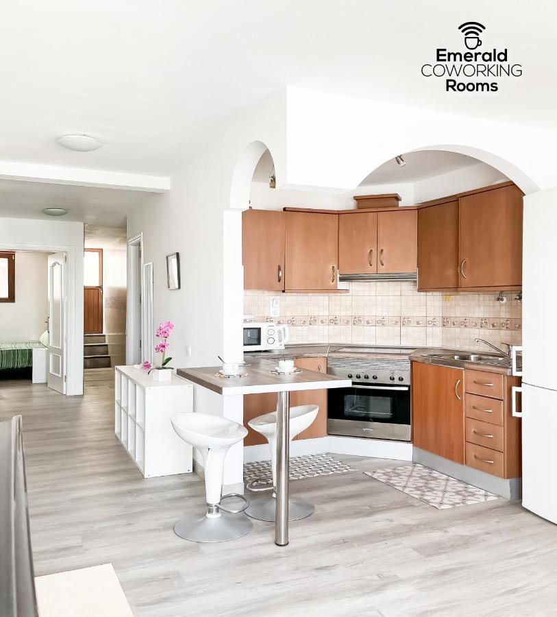 Casa Esmeralda Apartment *