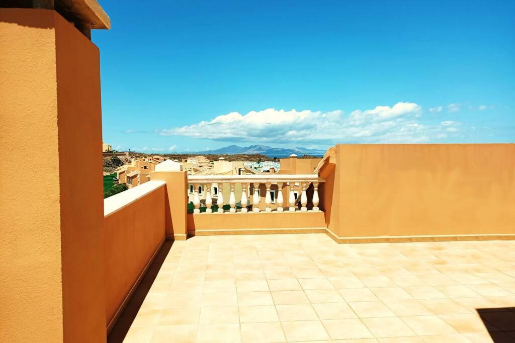Casa Shakka Rocka: Lux With Pool And View Corralejo