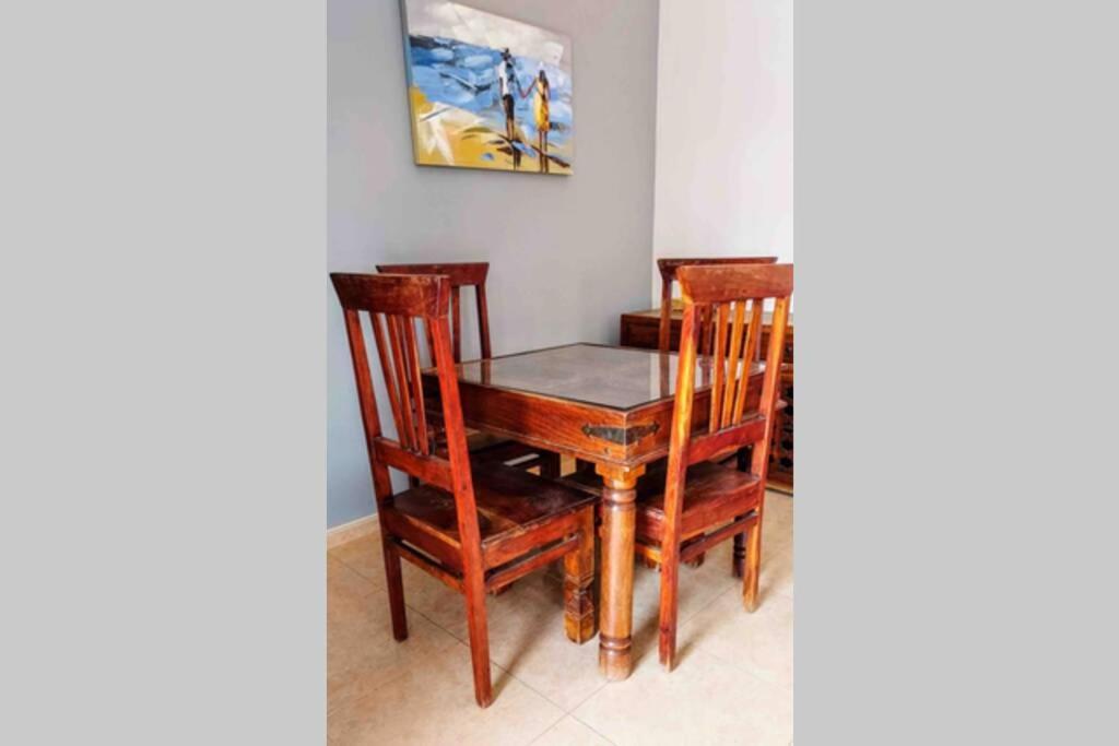 Tamarindo 28, Pool Front,free Wifi * Corralejo