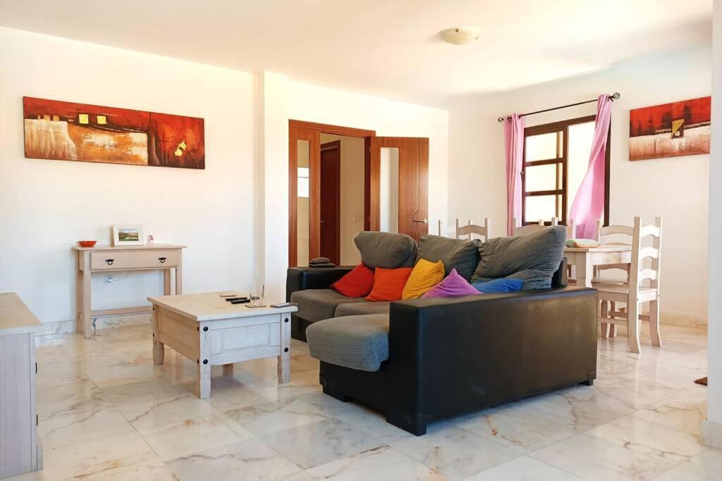Casa Shakka Rocka: Lux With Pool And View Villa Corralejo
