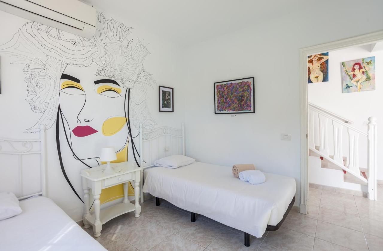 Villa Galera Boutique Art With Private Pools, Free Wifi & Bbq, By Amazzzing Travel Corralejo