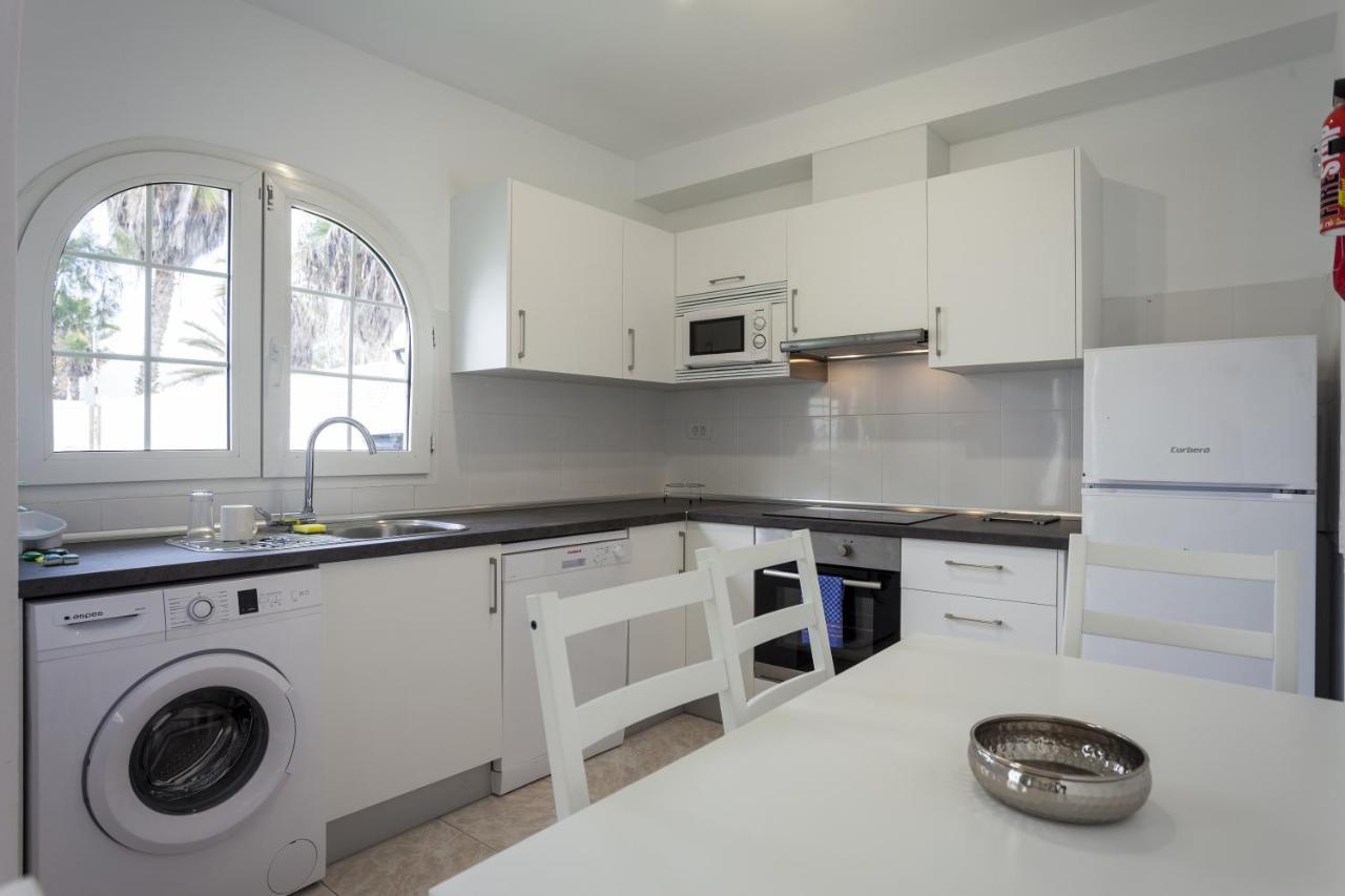 Villa Galera Boutique Art With Private Pools, Free Wifi & Bbq, By Amazzzing Travel Corralejo