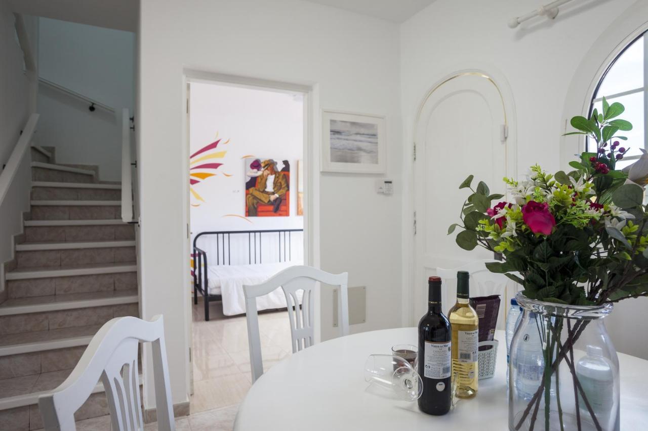 Galera Boutique Art With Private Pools, Free Wifi & Bbq, By Amazzzing Travel *