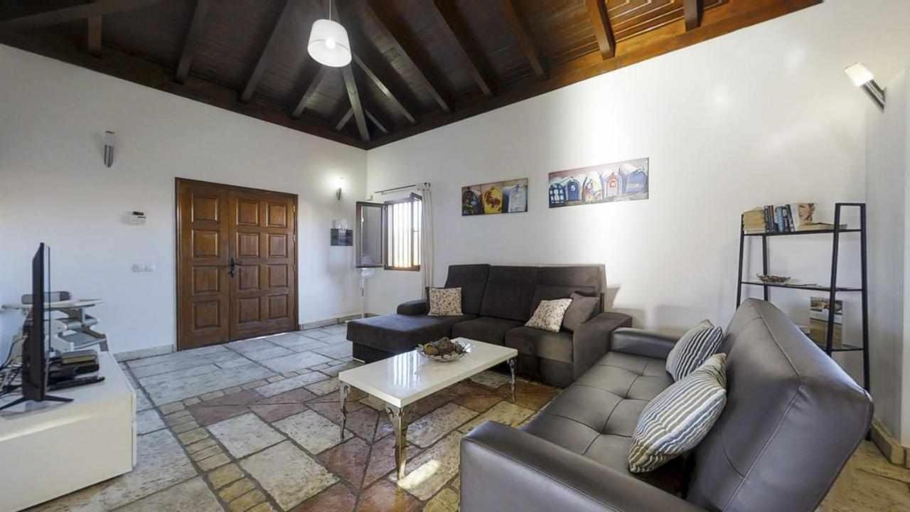 Anju Vistas Del Mar Villa