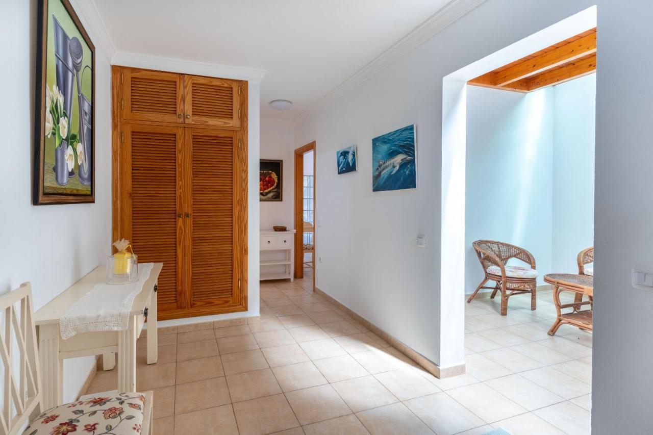 Marina Ii Beachfront By Holidays Villa *