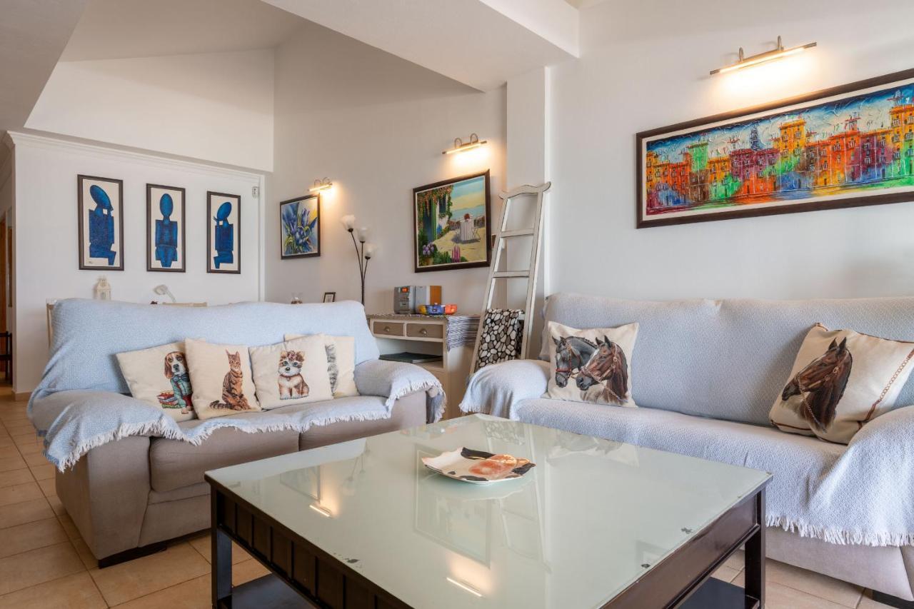 Marina Ii Beachfront By Holidays Villa *