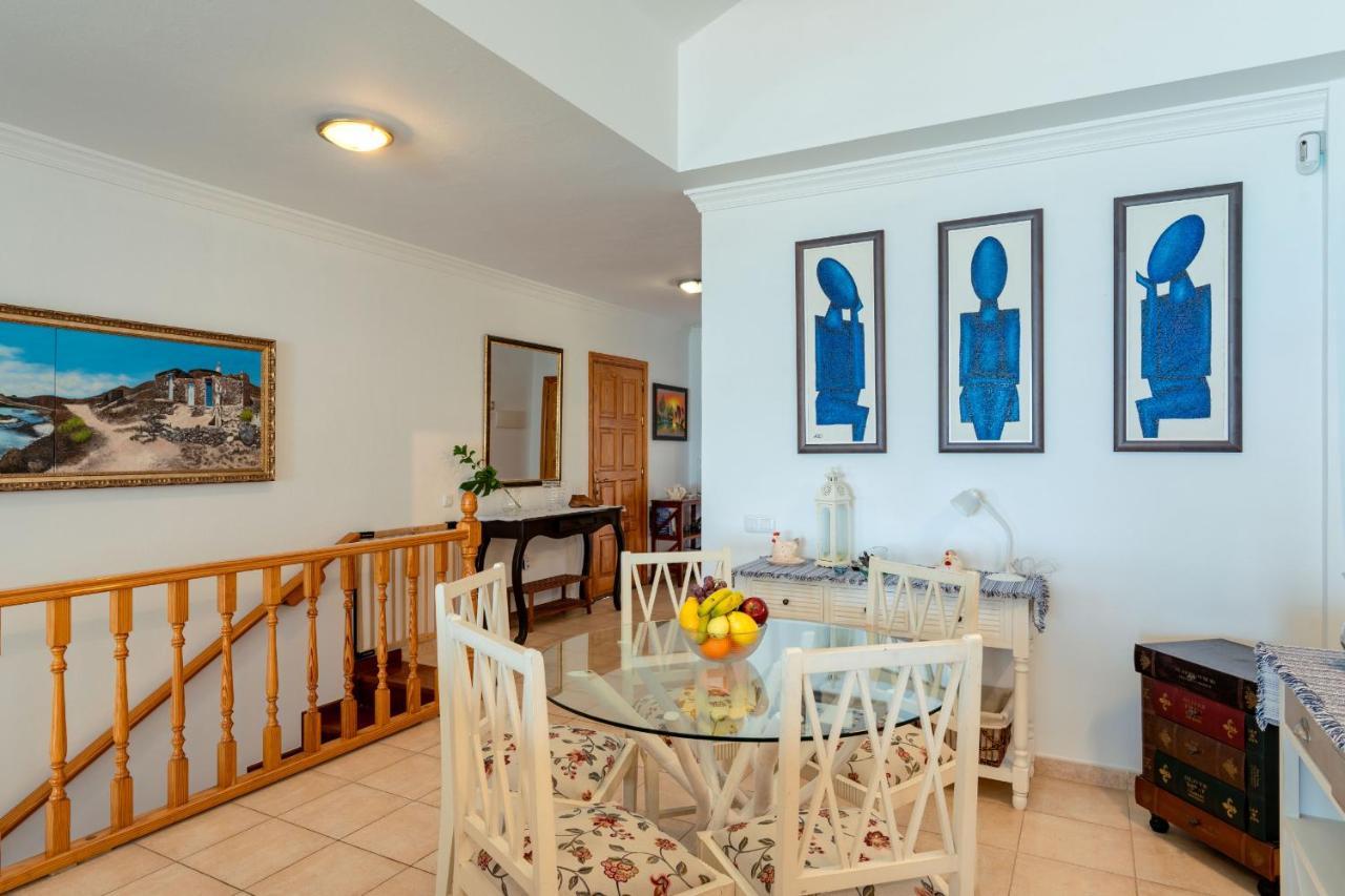Marina Ii Beachfront By Holidays Villa *
