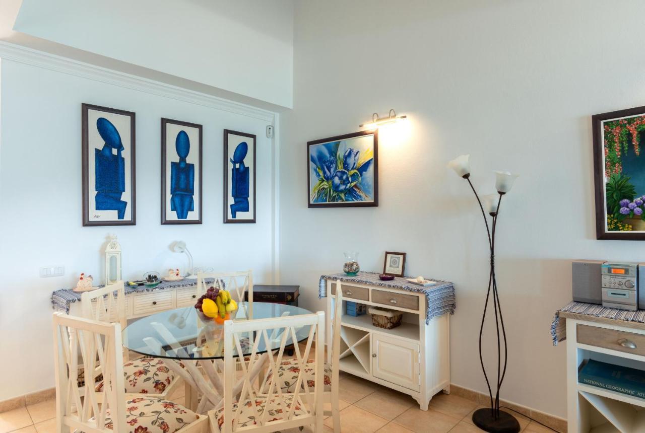 Marina Ii Beachfront By Holidays * Corralejo
