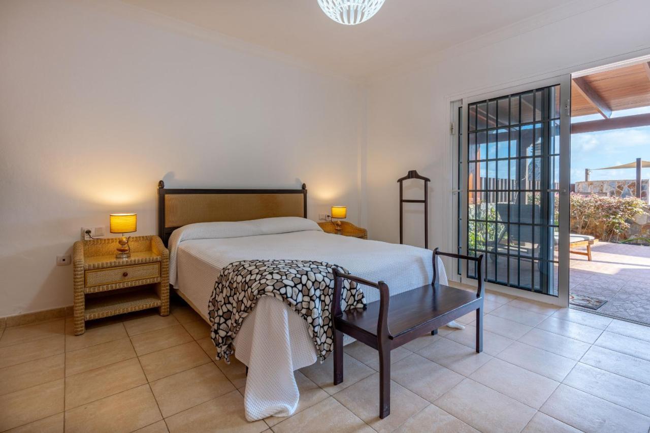 Marina Ii Beachfront By Holidays Villa Corralejo