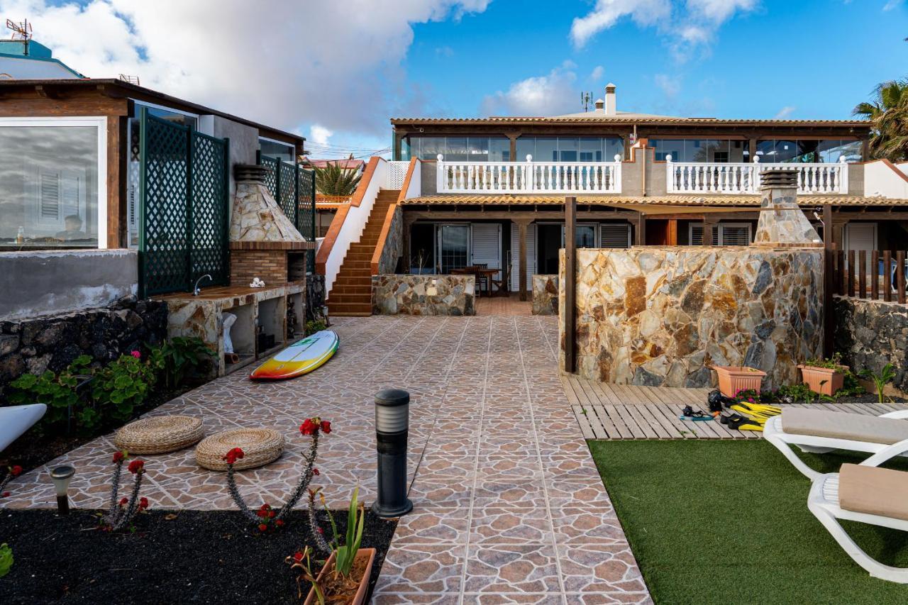 Marina Ii Beachfront By Holidays Villa *