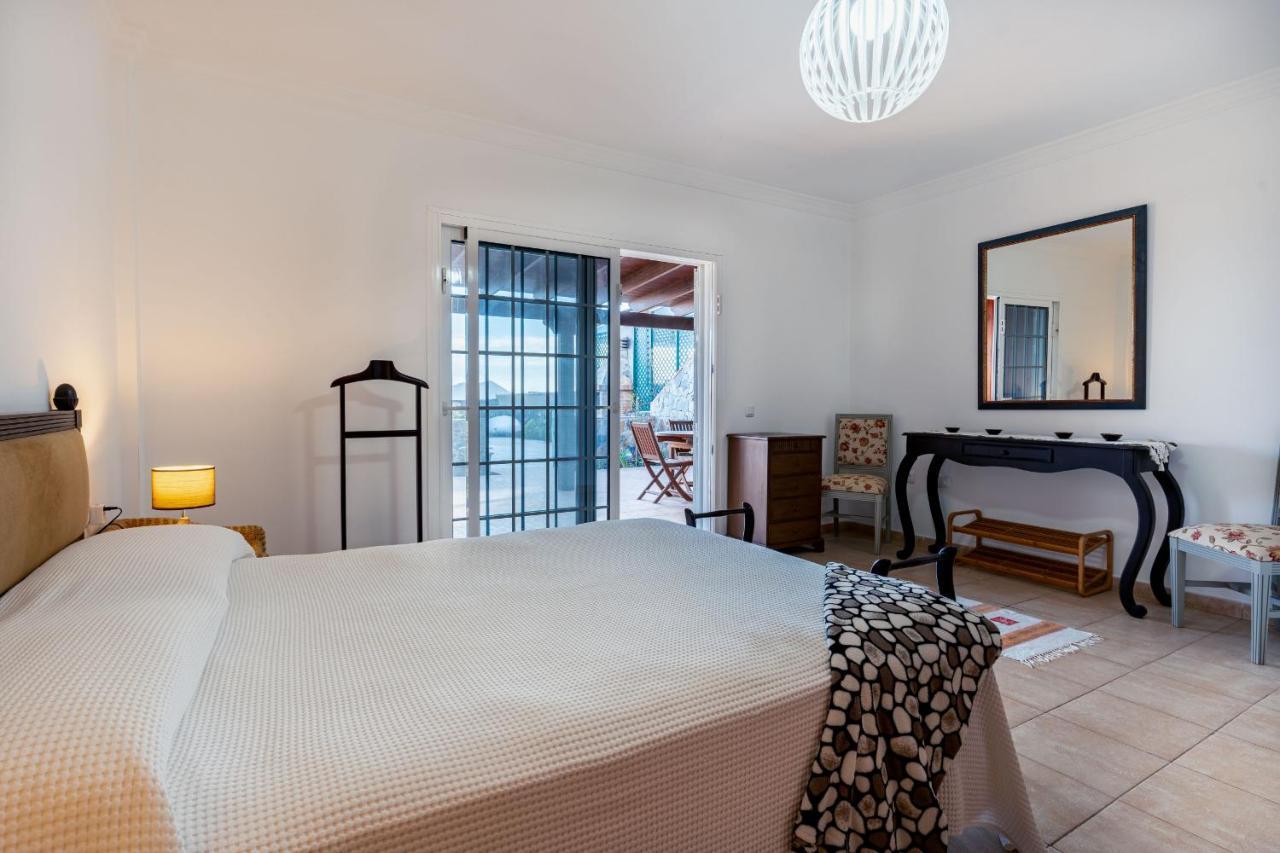 Marina Ii Beachfront By Holidays * Corralejo
