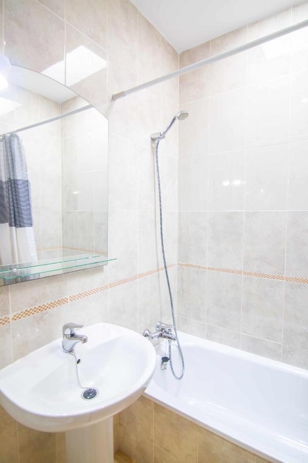 Villa Anju De Tres Con Piscina