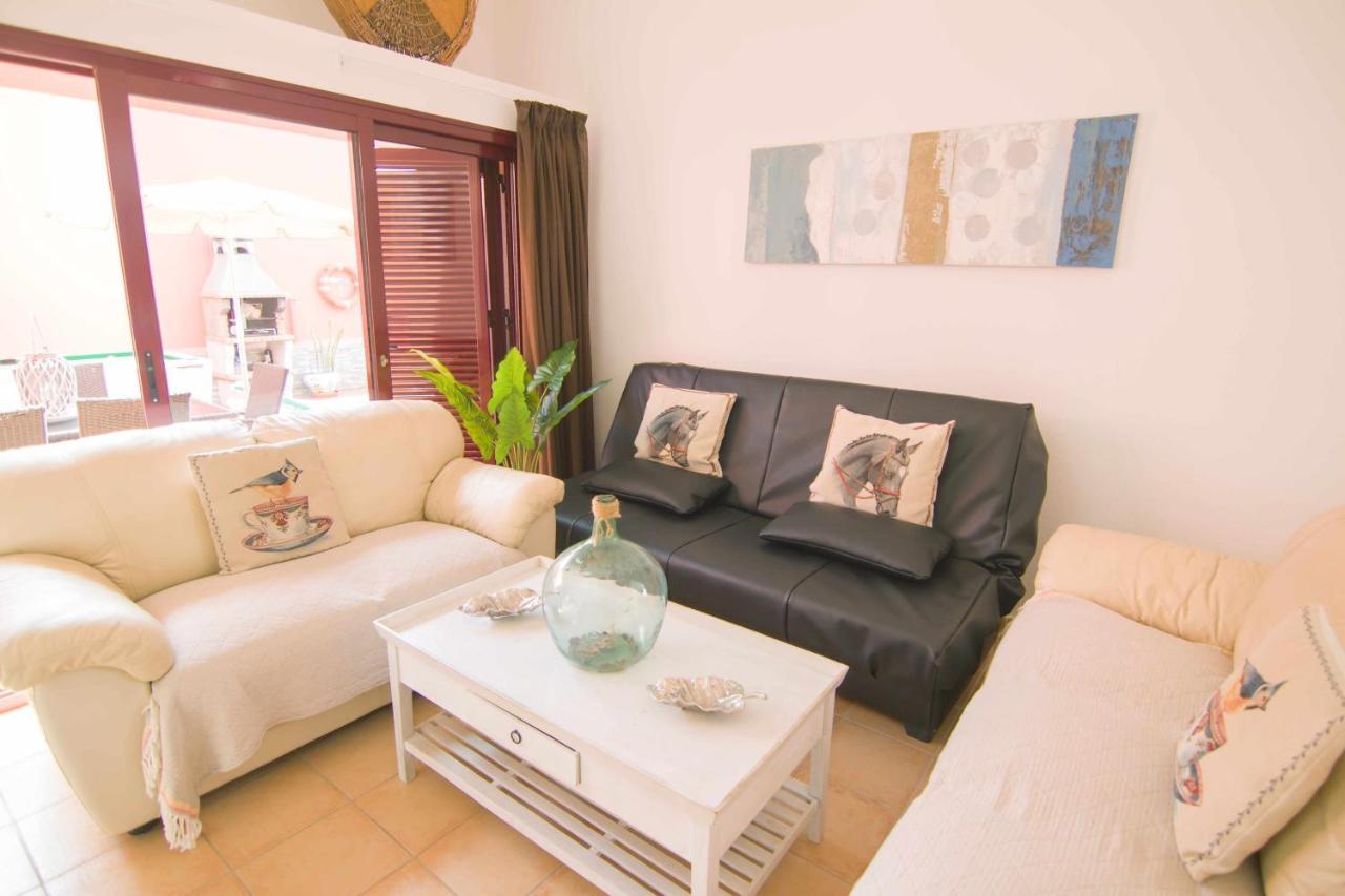Anju De Tres Con Piscina Corralejo