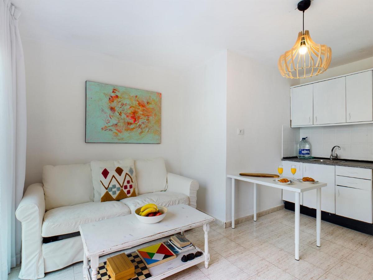 Surf House Next To The Beach, Pool & Tennis - 2 Double Apartment