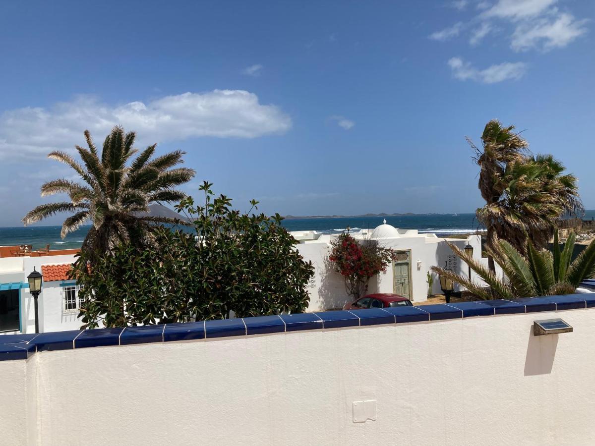 House With The Heated Pool Next To Rocky Point Corralejo