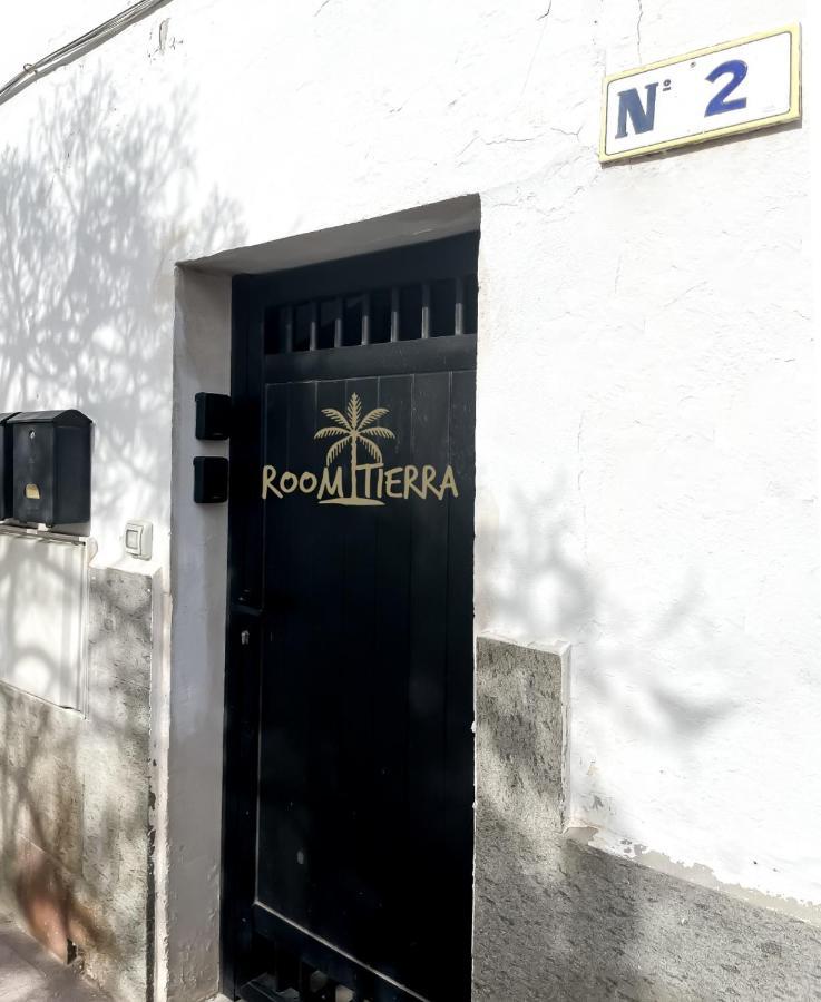 Tierra Wifi Free Private Bathroom , Town Apartment