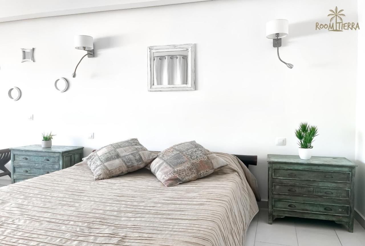 Tierra Wifi Free Private Bathroom , Town Apartment