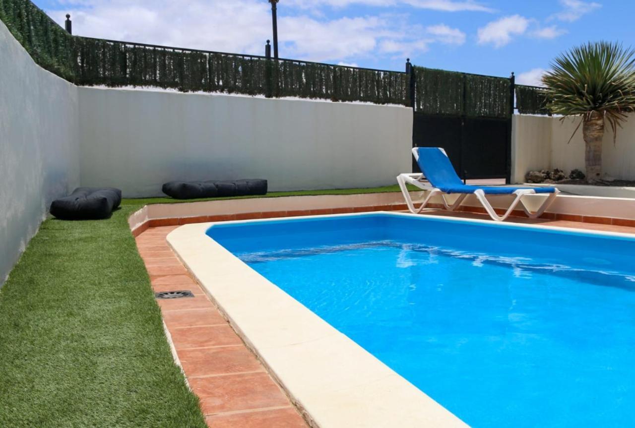 Con Piscina Cerca De Dunas De Ferienhaus Corralejo