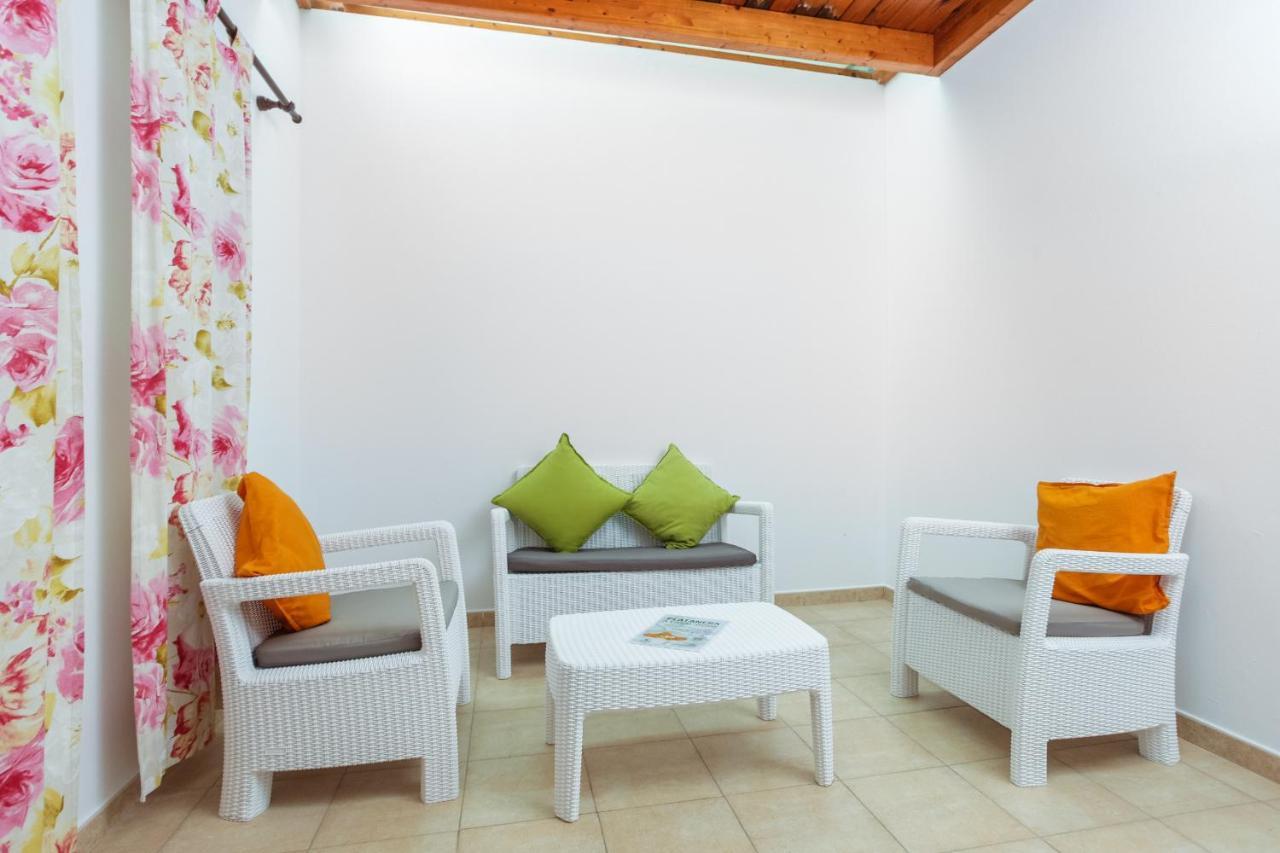 Marina I Beachfront By Holidays * Corralejo