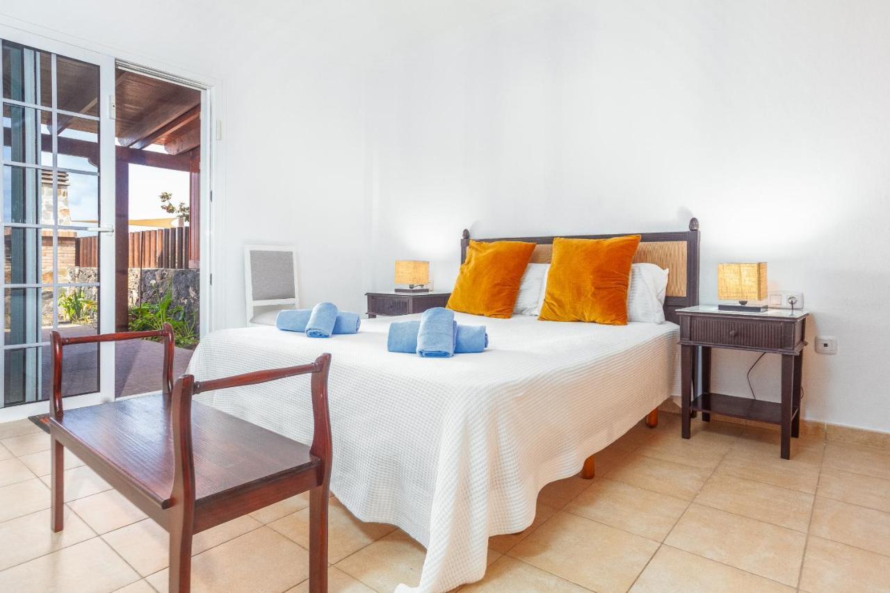 Marina I Beachfront By Holidays Villa Corralejo