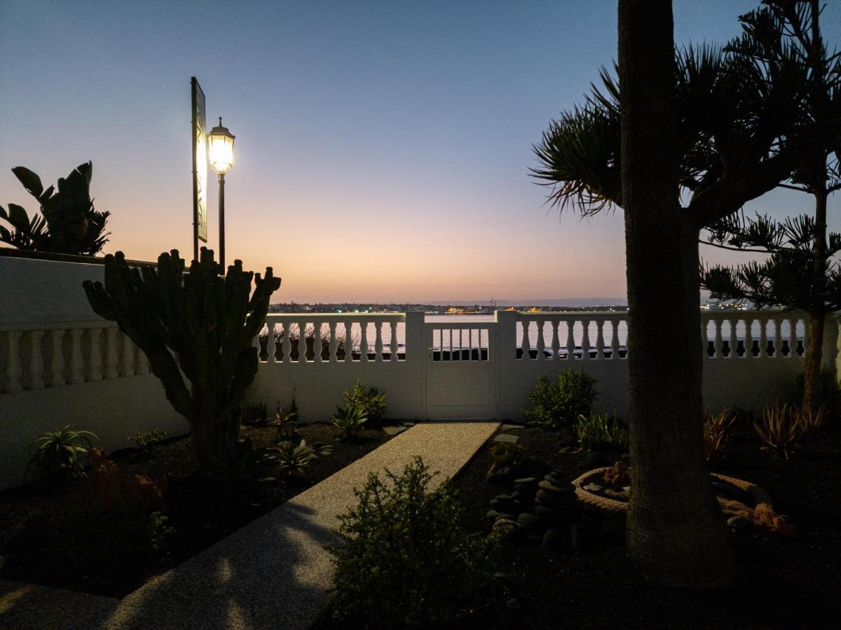 La Maja Beachfront Villa *