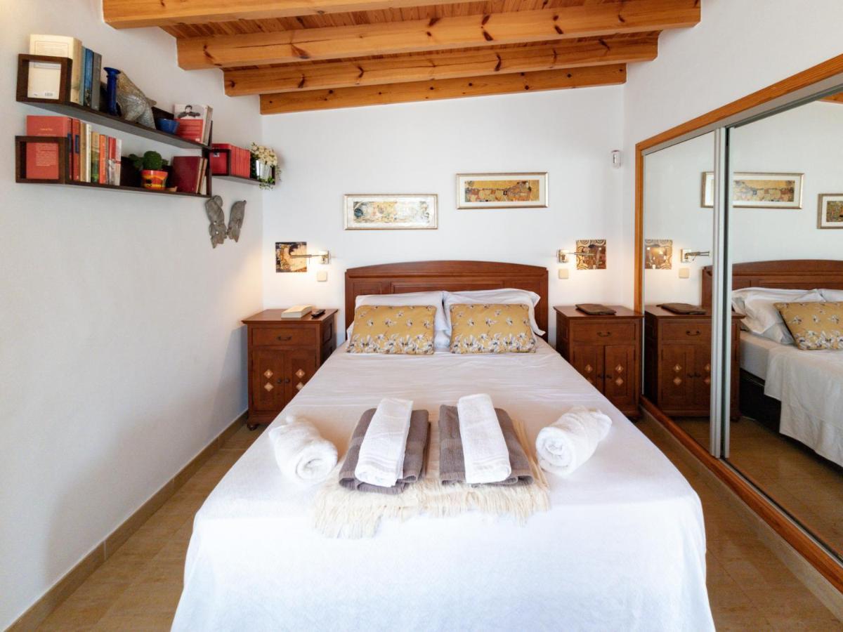 Villa La Maja Beachfront *