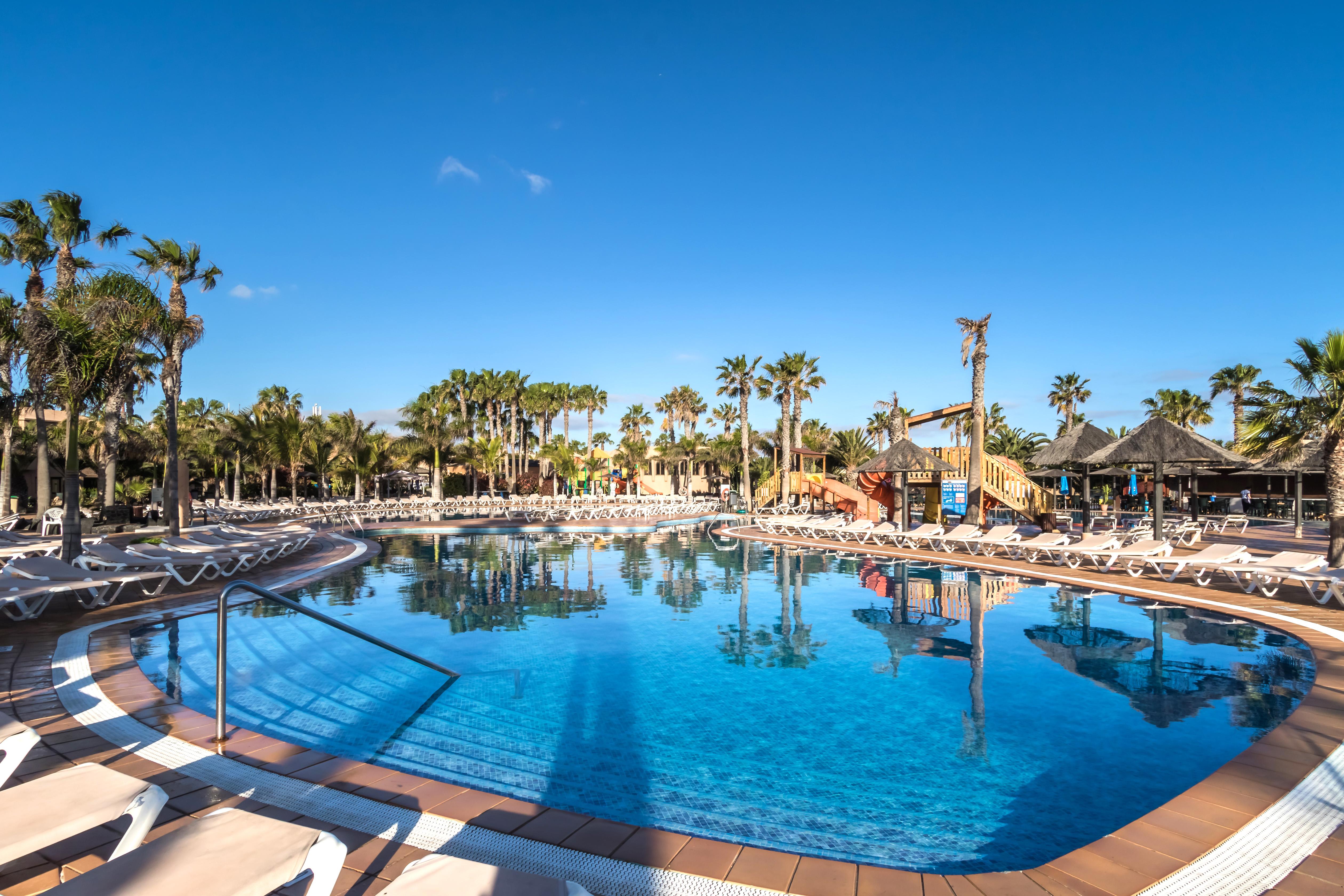 Aparthotel Oasis Dunas 3*