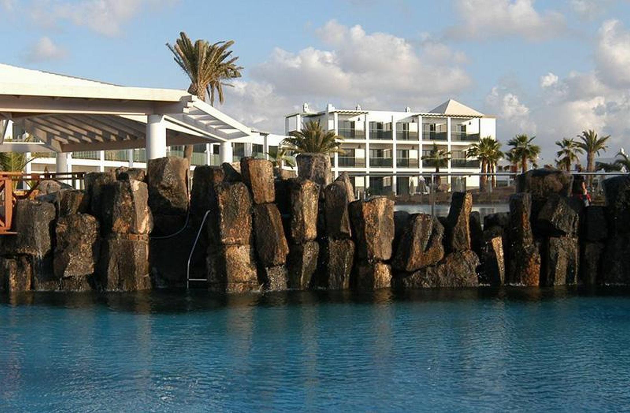 Aparthotel Marismas De