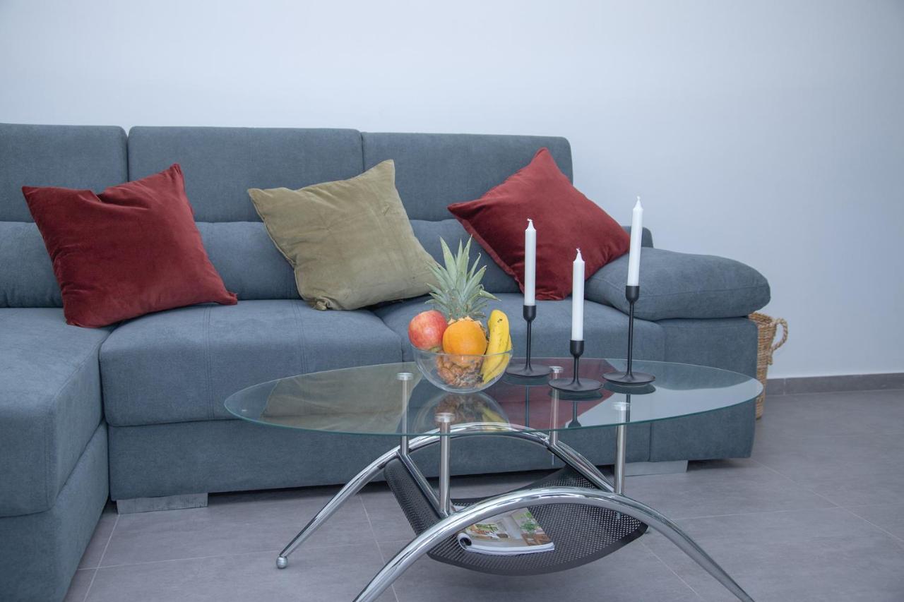 Urban 3 Beachfront By Holidays *
