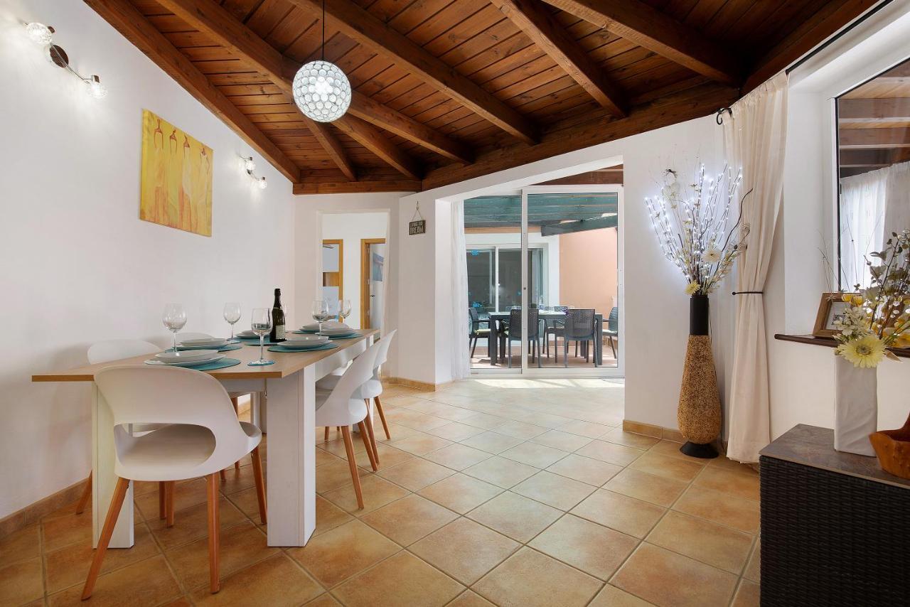 Contenta Villa