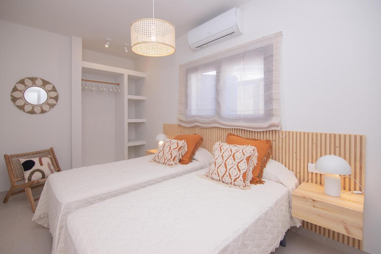 Eden Beachfront By Holidays Villa *