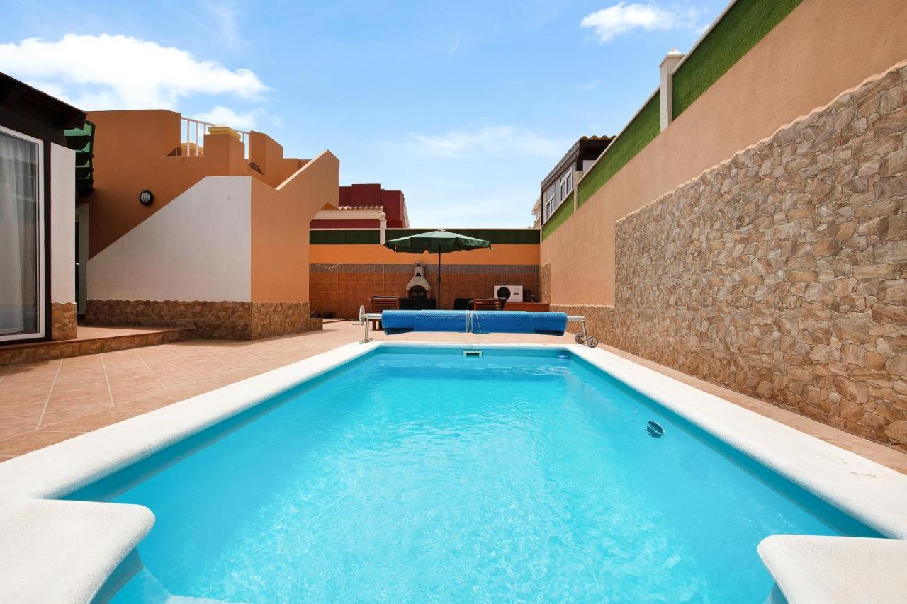 Contenta Villa