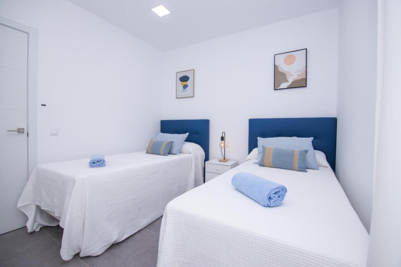 Family 6 Beachfront By Holidays * Corralejo
