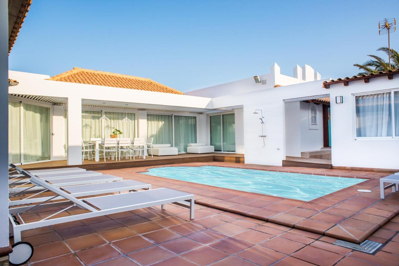 Luxury 'la Bonita' With Private Heated Pool, Bbq & Free Wifi- Suiteable For Familiesfriends Villa *