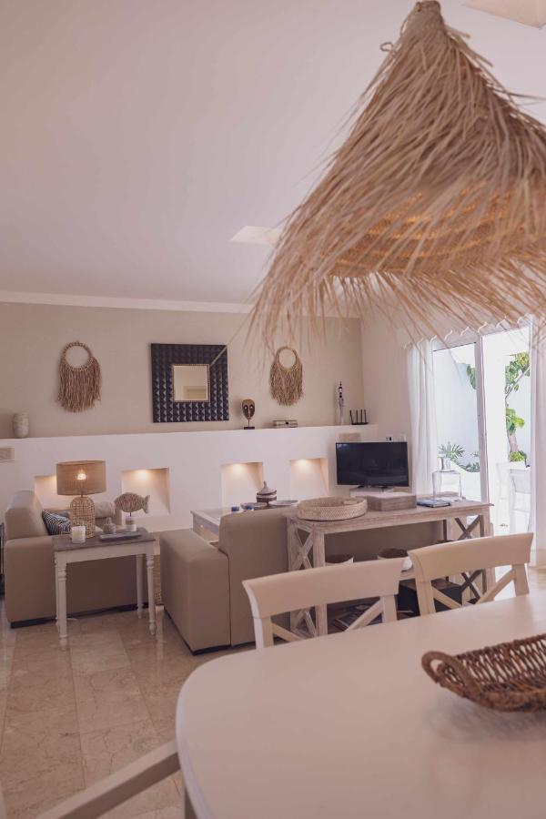 Tiguaro Piscina Climat Jacuzzy Ac 9 12 Villa Corralejo