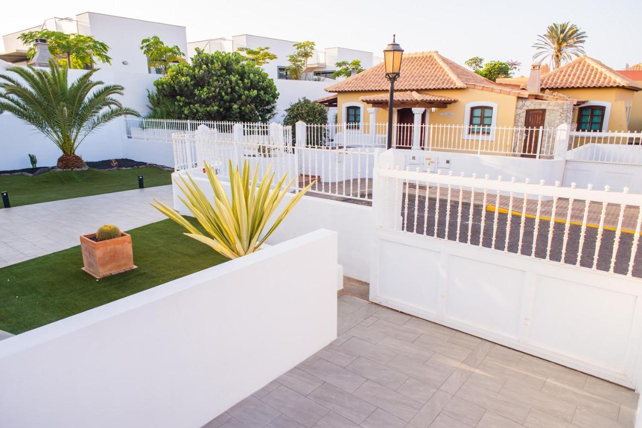 Villa Luxury 'la Bonita' With Private Heated Pool, Bbq & Free Wifi- Suiteable For Familiesfriends