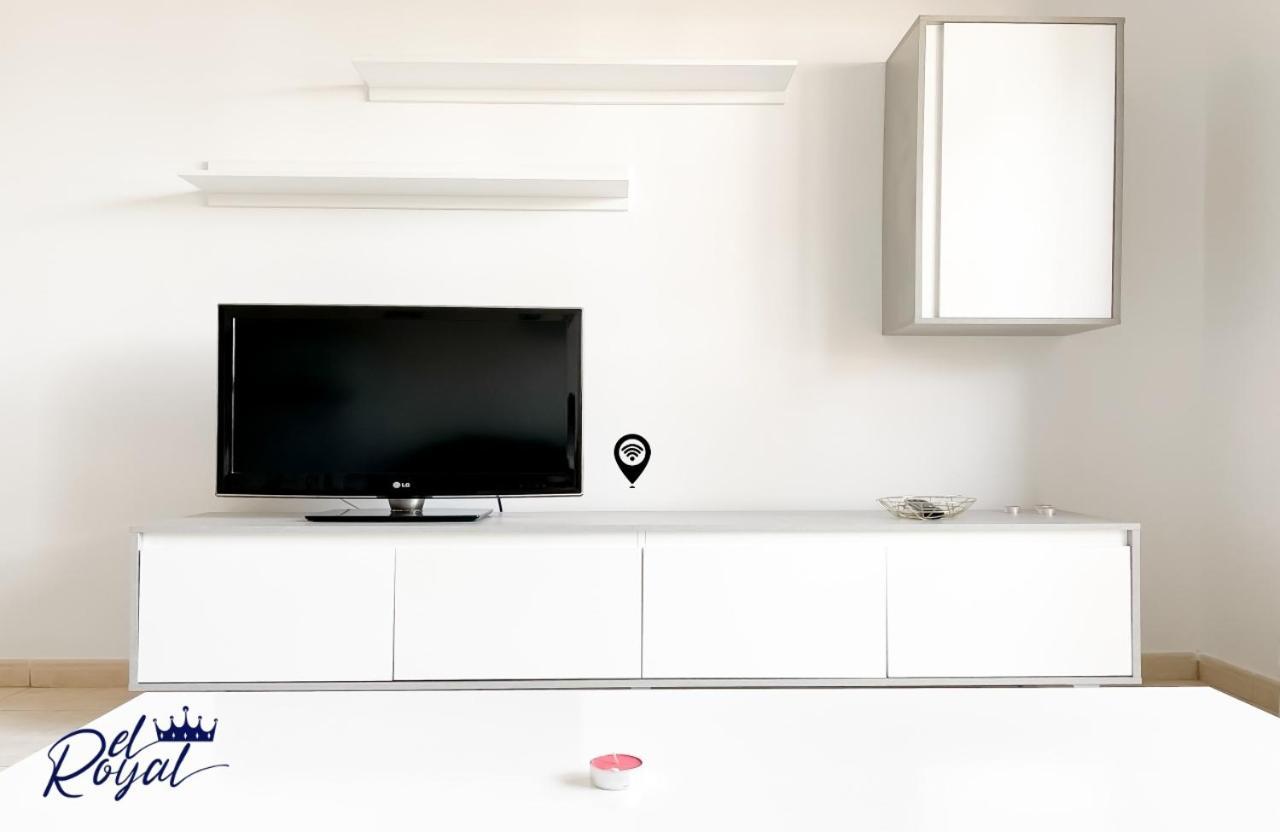 B-rent El Royal Apartment *