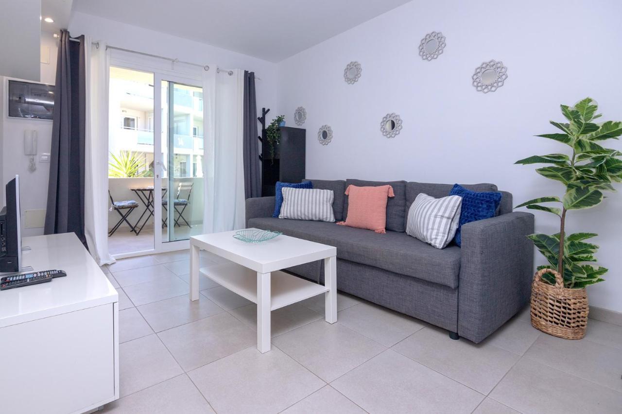 Urban Sun 140 Pool By Holidays Apartment *