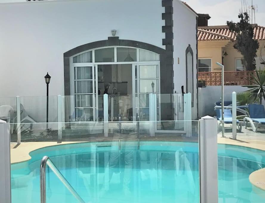 Lovely - Pool Front, Private Roof Terrace, Wifi Fiber Optic Holiday home *