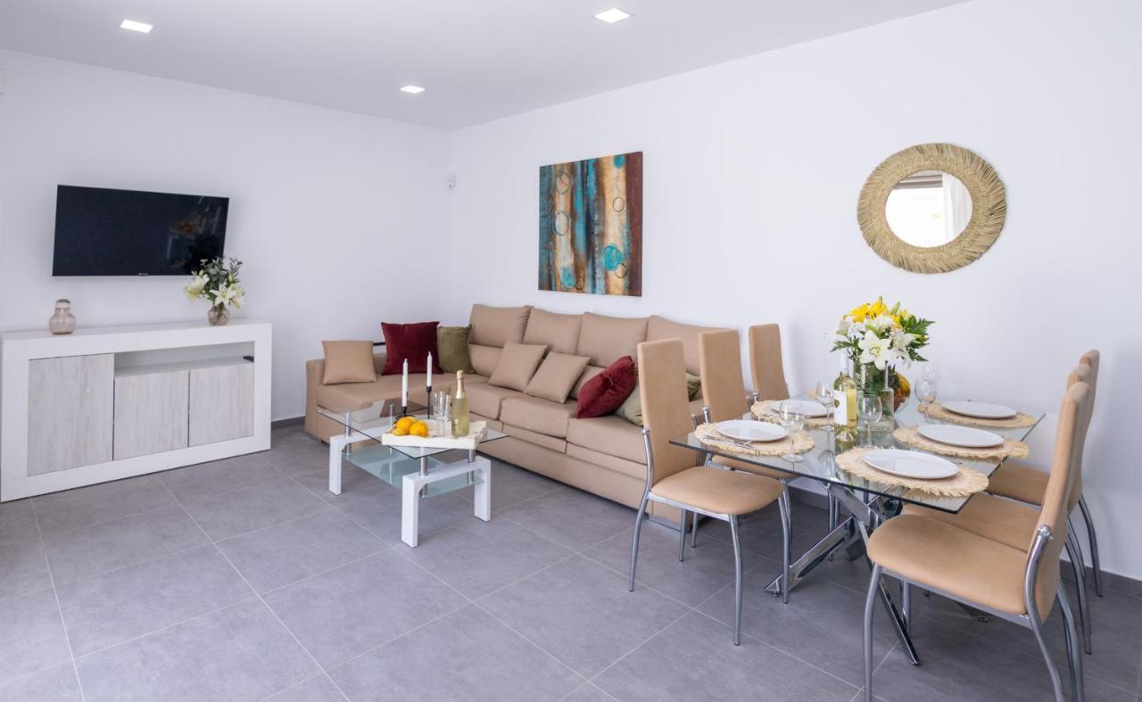 Apartment Family 6 Beachfront By Holidays *