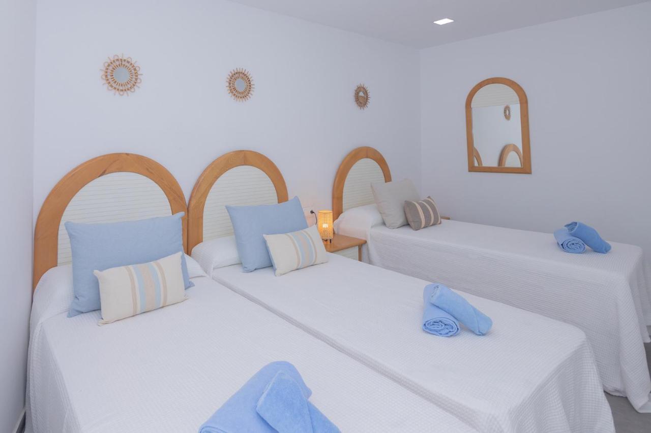 Urban 3 Beachfront By Holidays *