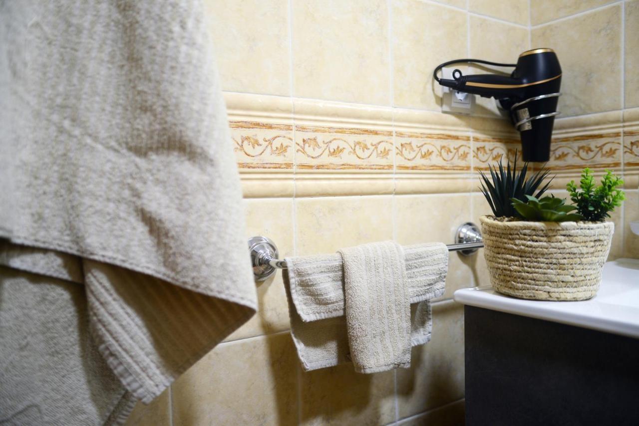 Townhouse El Sultan, 6 Sleeps, Wi-fi & Tv Package Villa