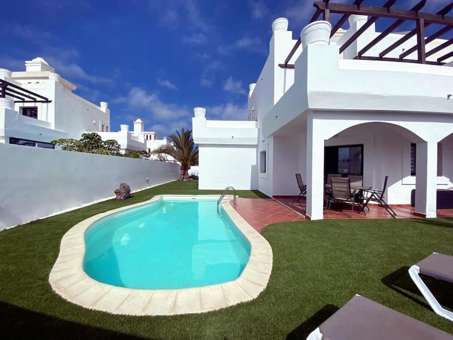 Nina 'luxury In The Sun' *