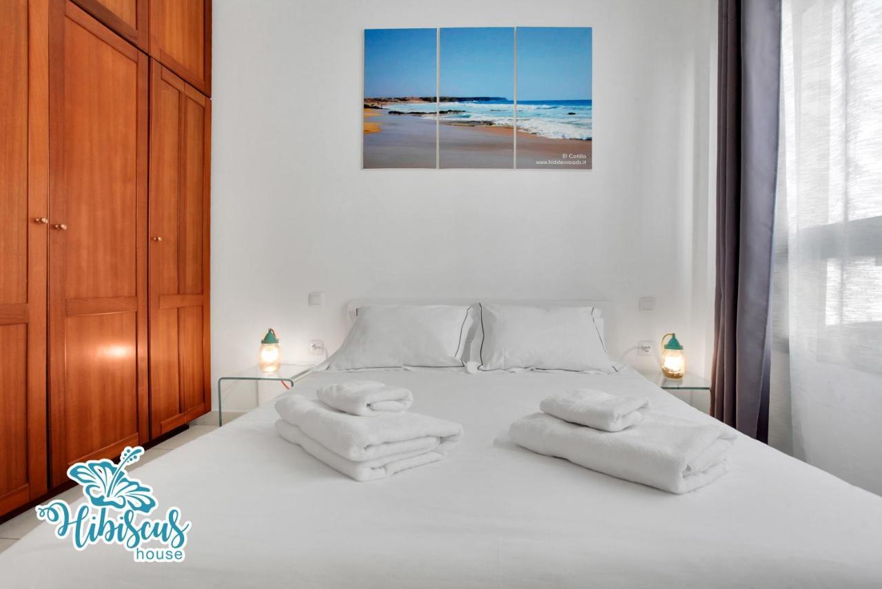Hibiscus House, Charming 1-bed Flat Located 300 M From The Beach *
