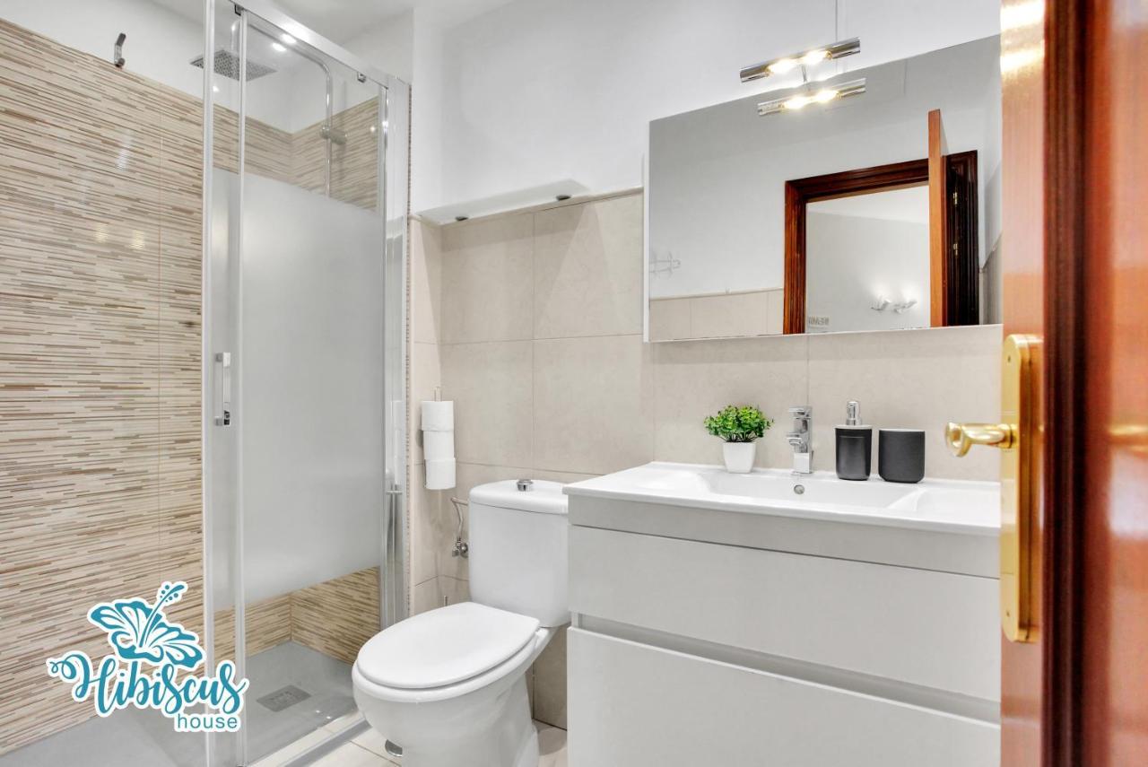 Hibiscus House, Charming 1-bed Flat Located 300 M From The Beach Holiday home Corralejo