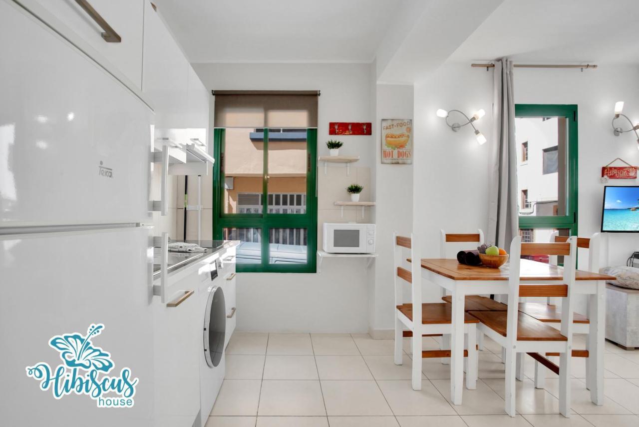 Hibiscus House, Charming 1-bed Flat Located 300 M From The Beach *