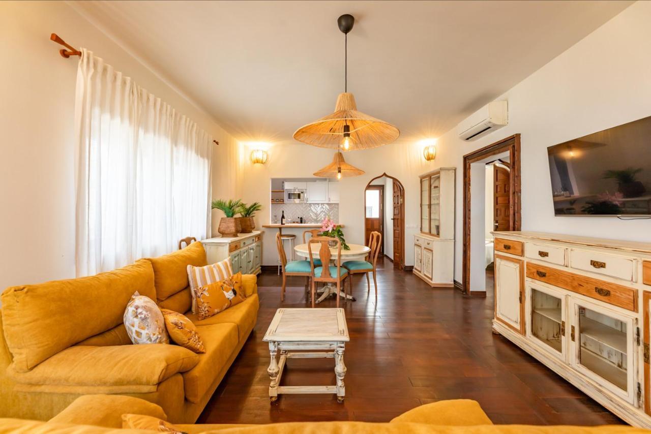 Bay Beachfront By Holidays