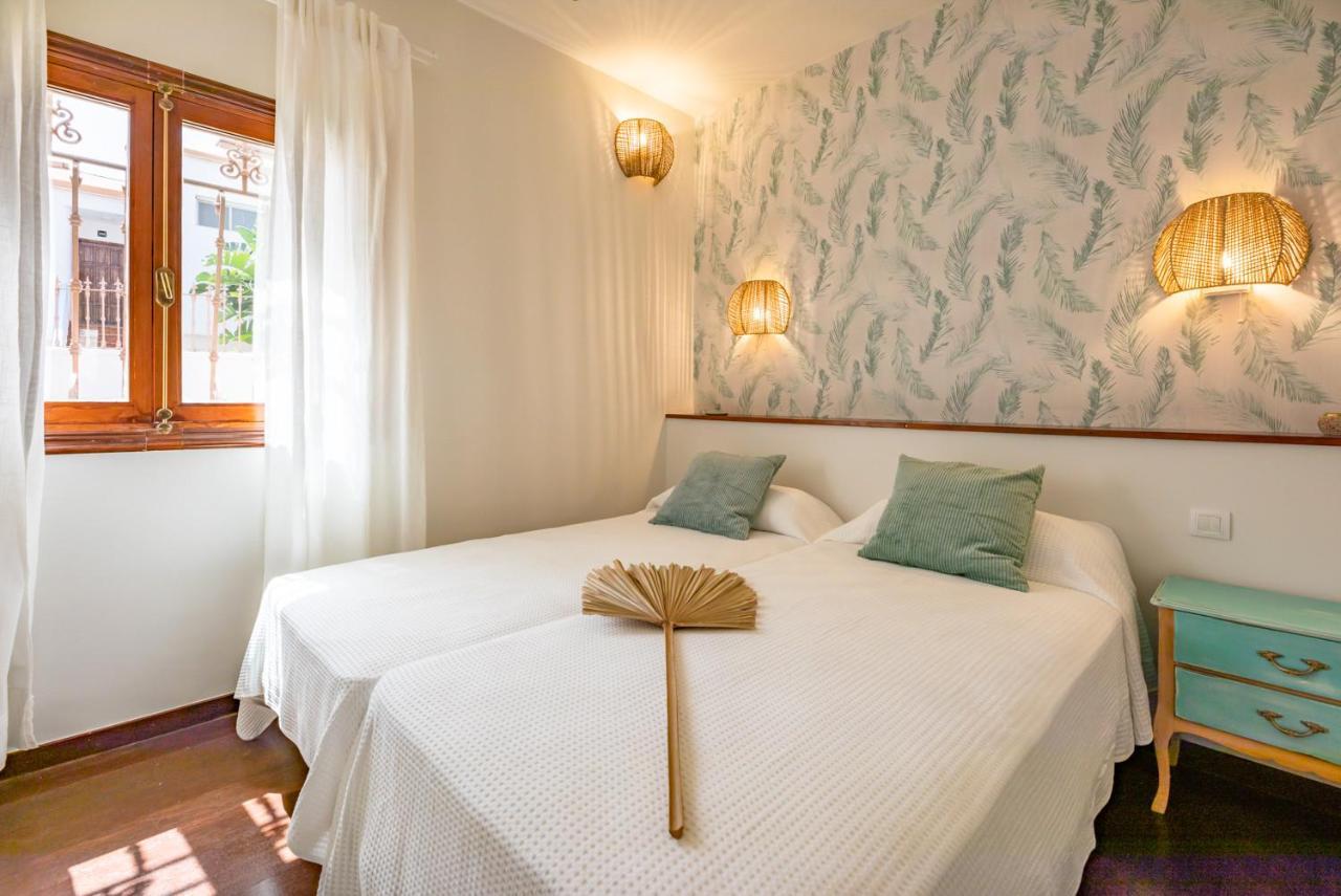 Bay Beachfront By Holidays Villa *